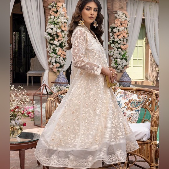 ❗️❗️SOLD❗️❗️EID SALE Accepting Offers❗️Indian/ Pakistani 3 piece - Picture 2 of 9